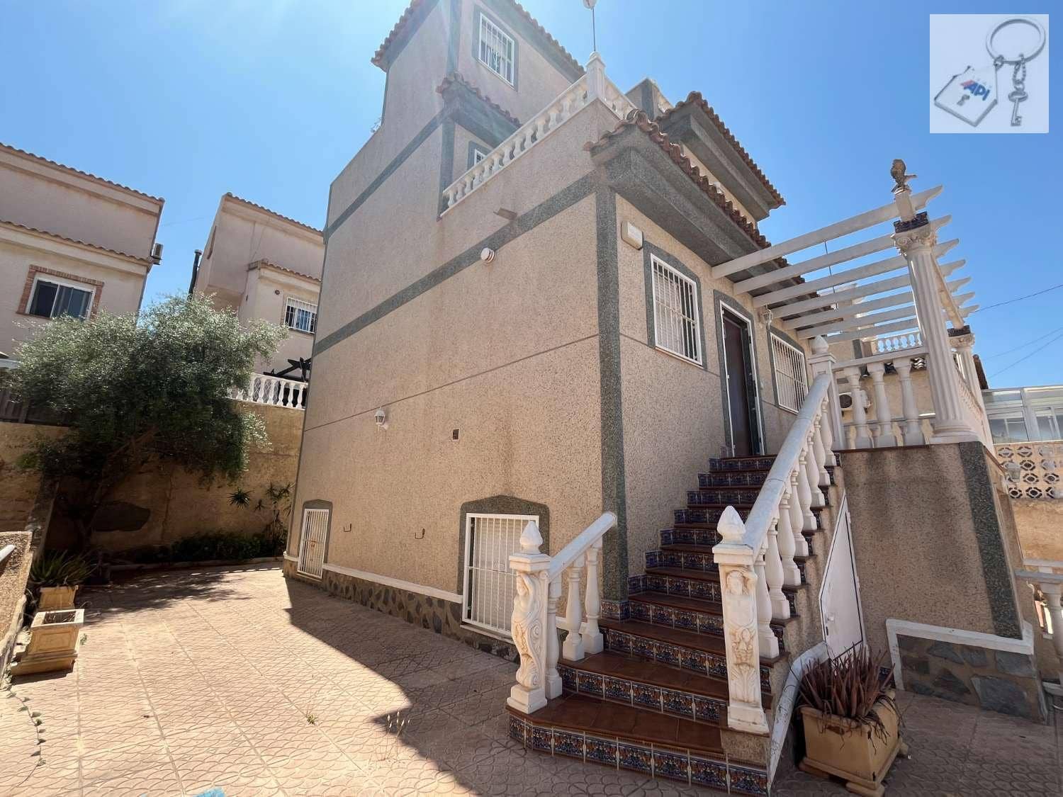 4 sovrum Villa till salu i San Miguel de Salinas med pool garage - 235 000 € (Ref: 9110030)