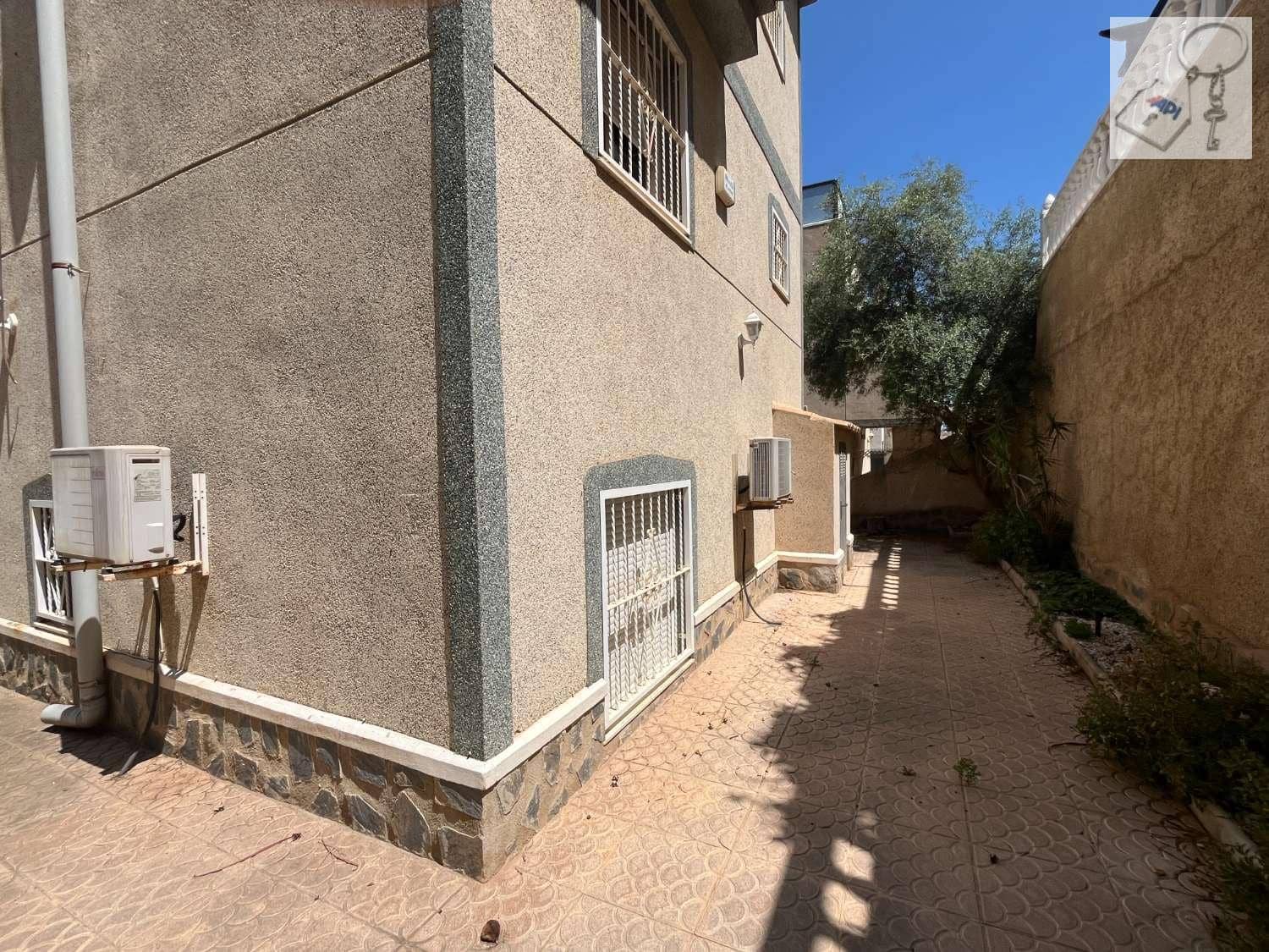 4 sovrum Villa till salu i San Miguel de Salinas med pool garage - 235 000 € (Ref: 9110030)