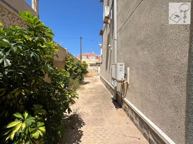 4 makuuhuone Huvila myytävänä paikassa Las Filipinas mukana uima-altaan 
autotalli - 235 000 € (Ref: 9110030)