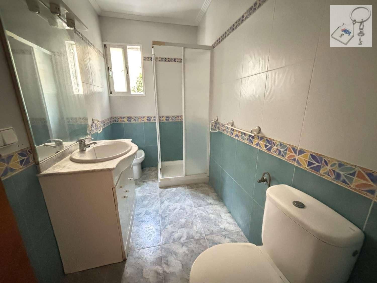 4 makuuhuone Huvila myytävänä paikassa San Miguel de Salinas mukana uima-altaan 
autotalli - 235 000 € (Ref: 9110030)