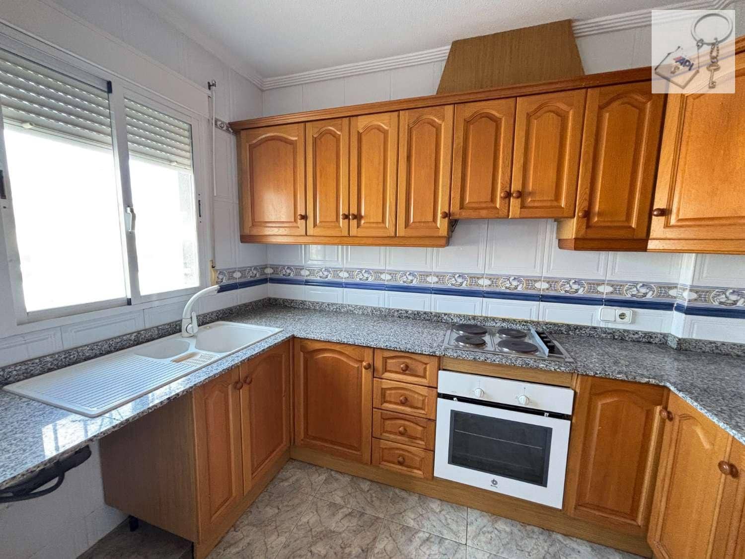 4 makuuhuone Huvila myytävänä paikassa San Miguel de Salinas mukana uima-altaan 
autotalli - 235 000 € (Ref: 9110030)