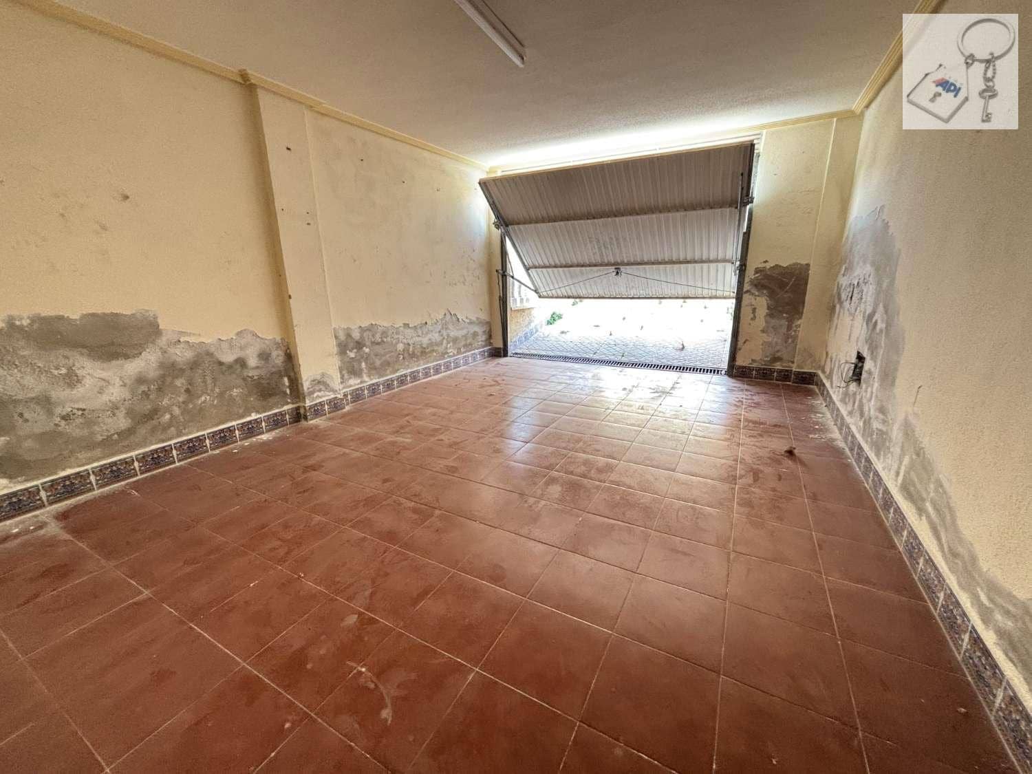 4 makuuhuone Huvila myytävänä paikassa San Miguel de Salinas mukana uima-altaan 
autotalli - 235 000 € (Ref: 9110030)