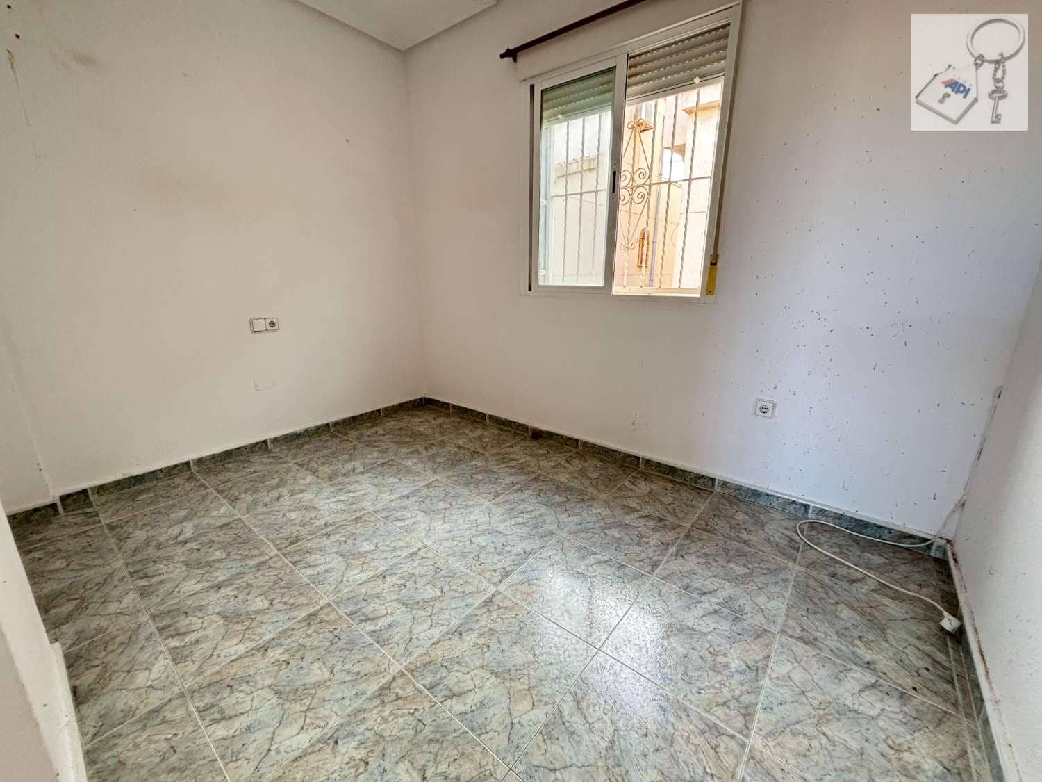 4 makuuhuone Huvila myytävänä paikassa San Miguel de Salinas mukana uima-altaan 
autotalli - 235 000 € (Ref: 9110030)