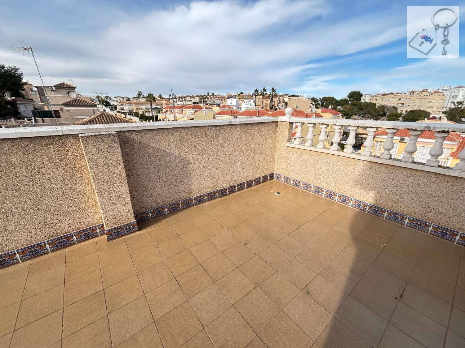 4 makuuhuone Huvila myytävänä paikassa San Miguel de Salinas mukana uima-altaan 
autotalli - 235 000 € (Ref: 9110030)