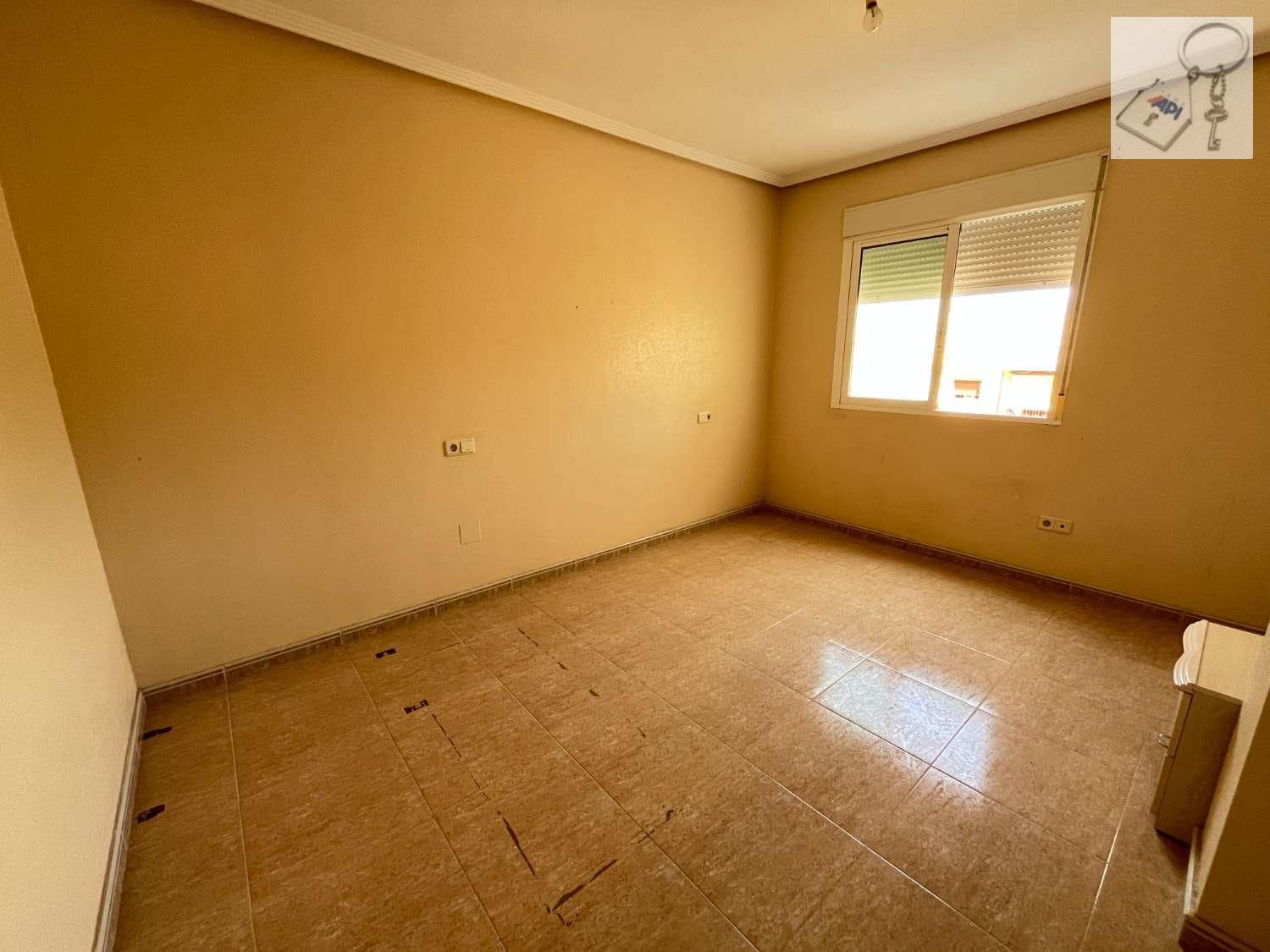 5 soveværelse Semi-Rækkehus til salg i Orihuela - € 145.000 (Ref: 9188071)