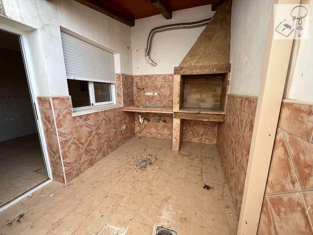 5 slaapkamer Halfvrijstaande villa te koop in Orihuela - € 145.000 (Ref: 9188071)