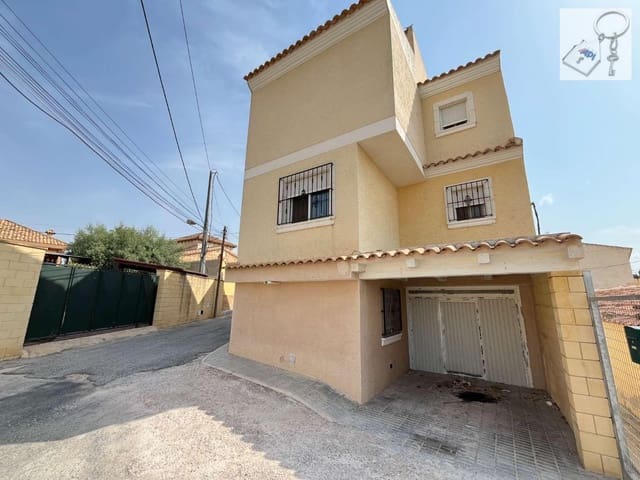 5 slaapkamer Halfvrijstaande villa te koop in Orihuela - € 145.000 (Ref: 9188071)