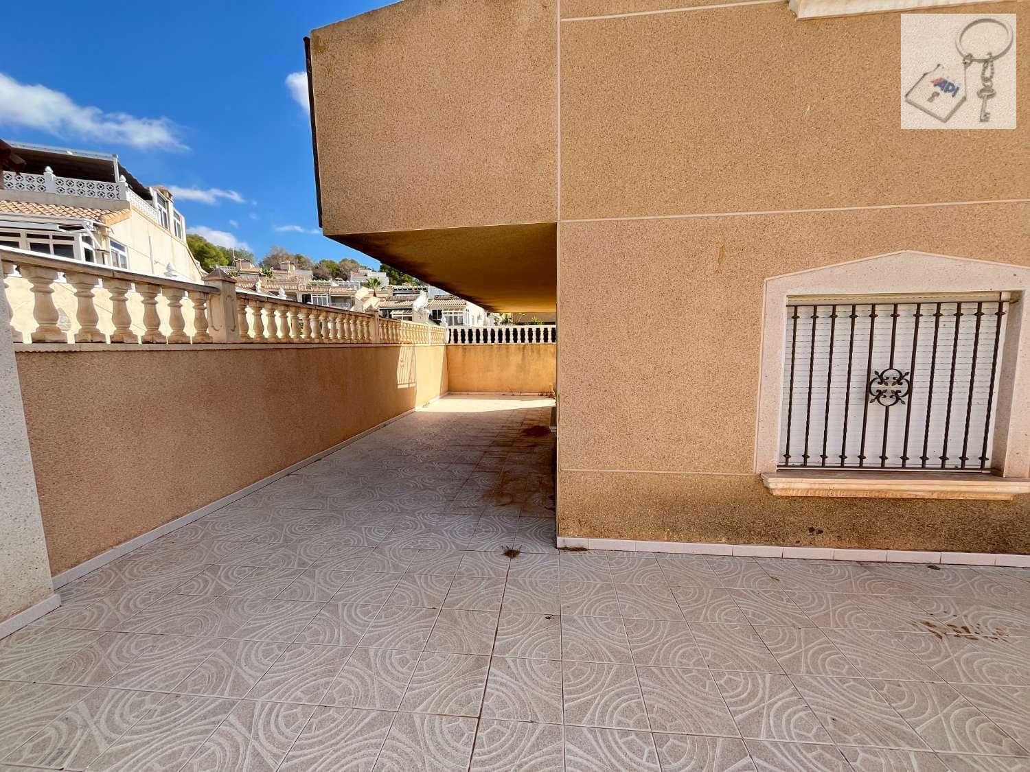 4 soveværelse Byhus til salg i Orihuela Costa med garage - € 220.000 (Ref: 9265164)
