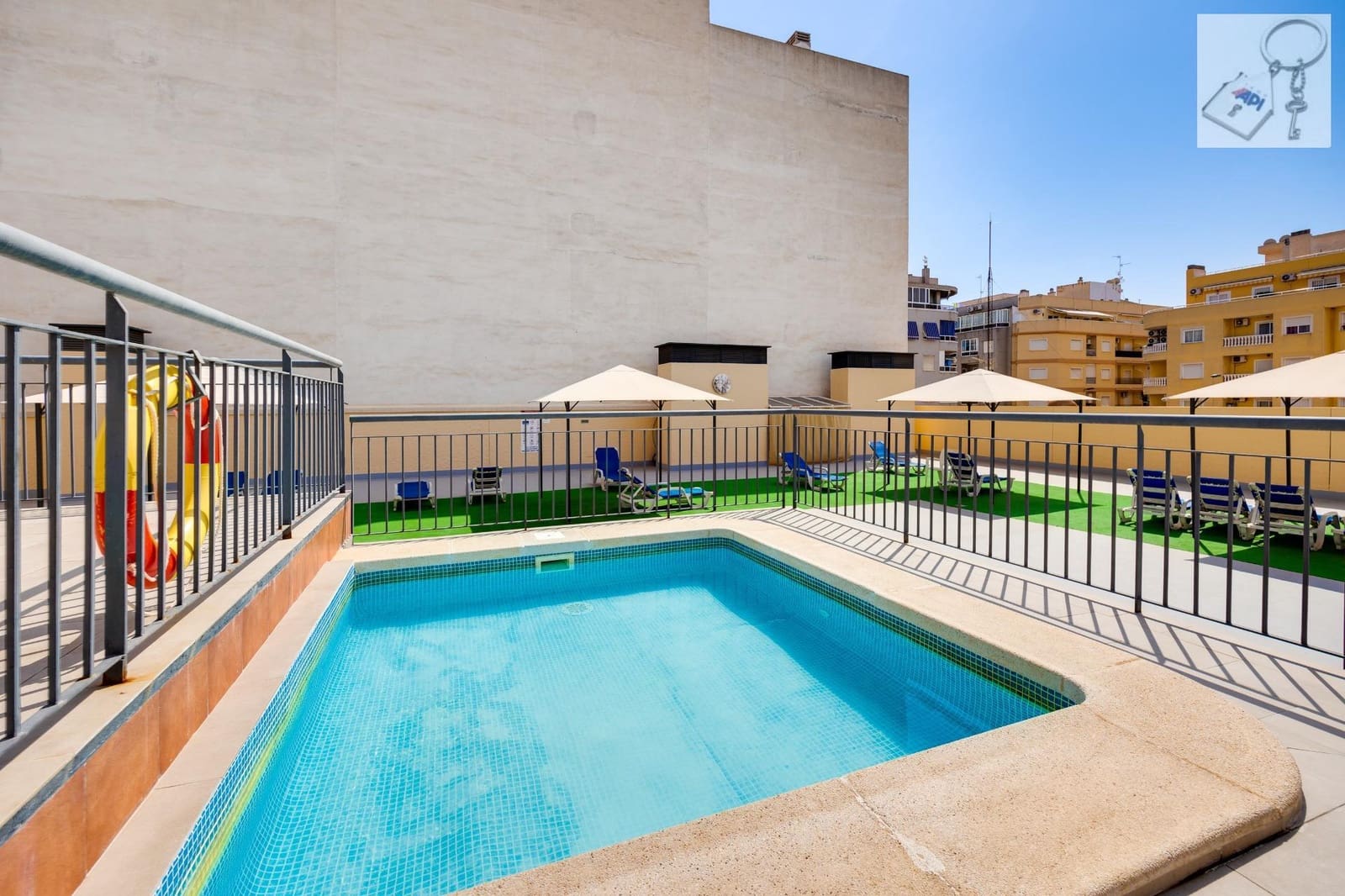 2 sovrum Lägenhet till salu i Torrevieja med pool - 185 000 € (Ref: 9306289)