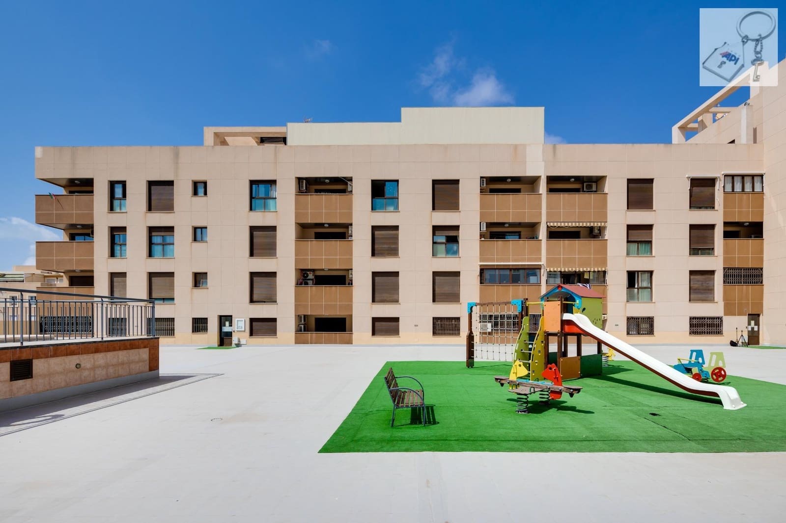 2 sovrum Lägenhet till salu i Torrevieja med pool - 185 000 € (Ref: 9306289)