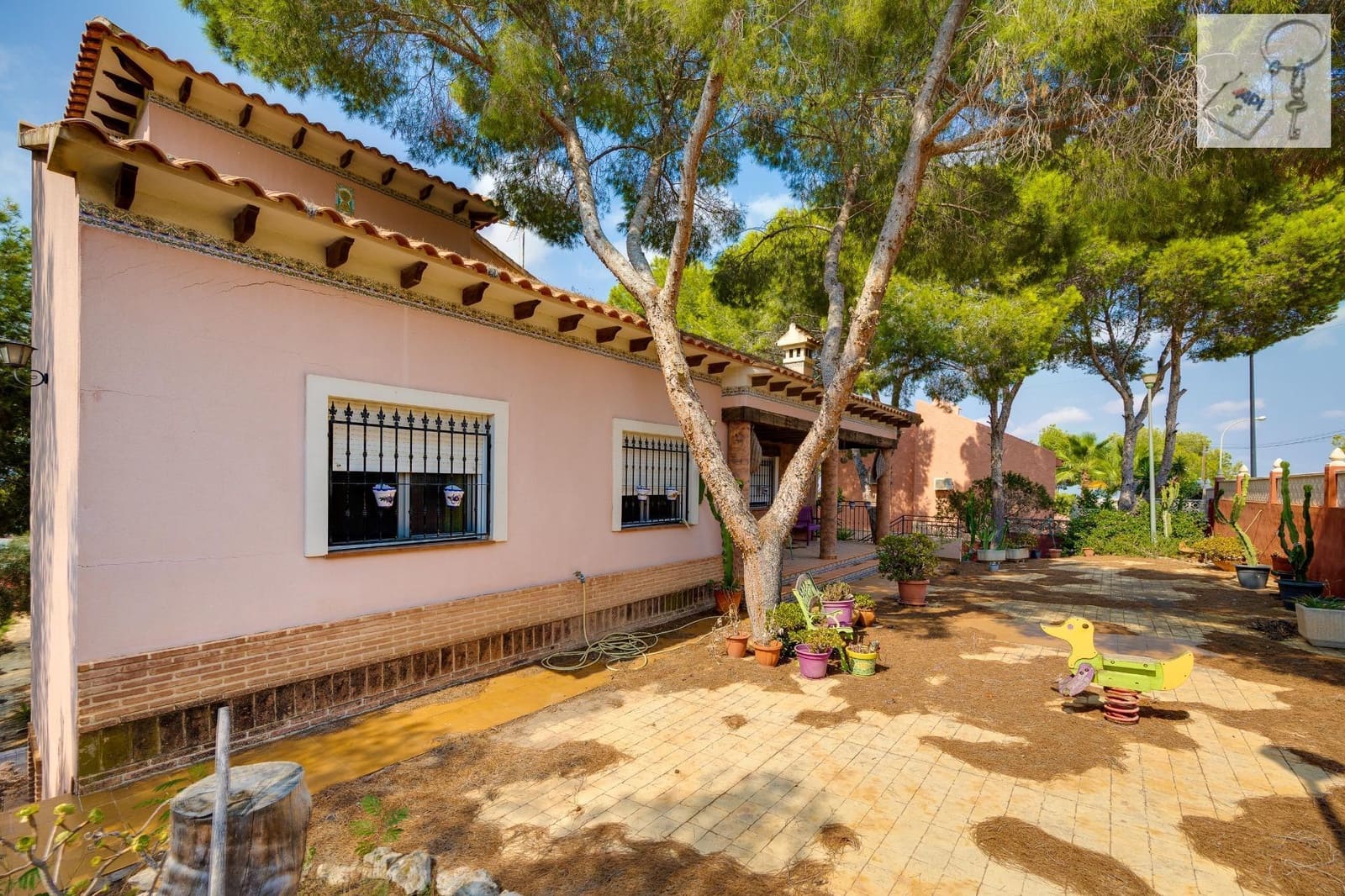 5 Zimmer Villa zu verkaufen in San Miguel de Salinas mit Pool - 449.950 € (Ref: 9306292)