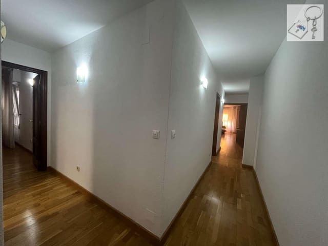 4 soveværelse Strandlejlighed til salg i Centro - Muelle Pesquero, Torrevieja med garage - € 279.000 (Ref: 9374951)