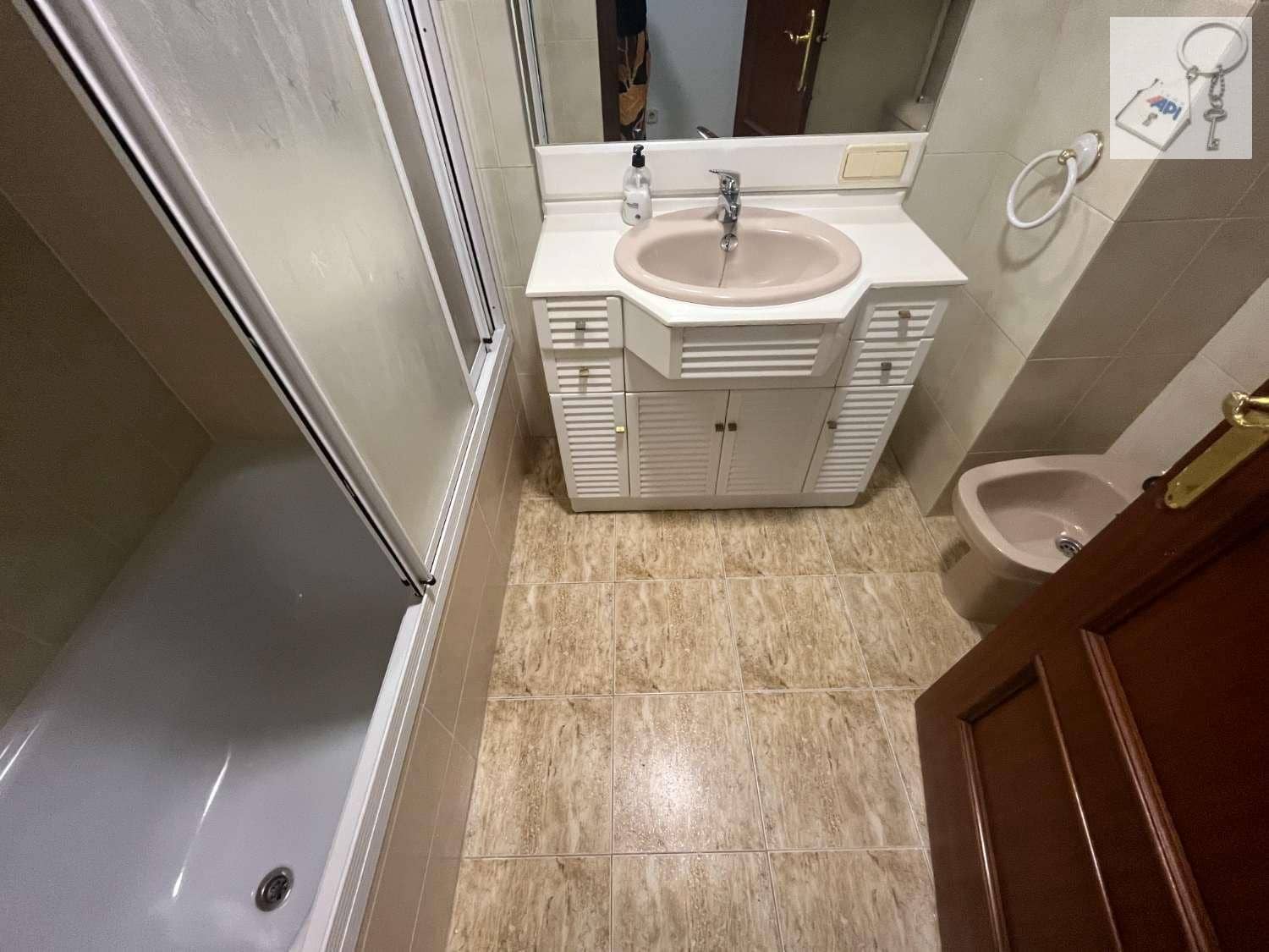 4 sovrum Strandlägenhet till salu i Torrevieja med garage - 279 000 € (Ref: 9374951)