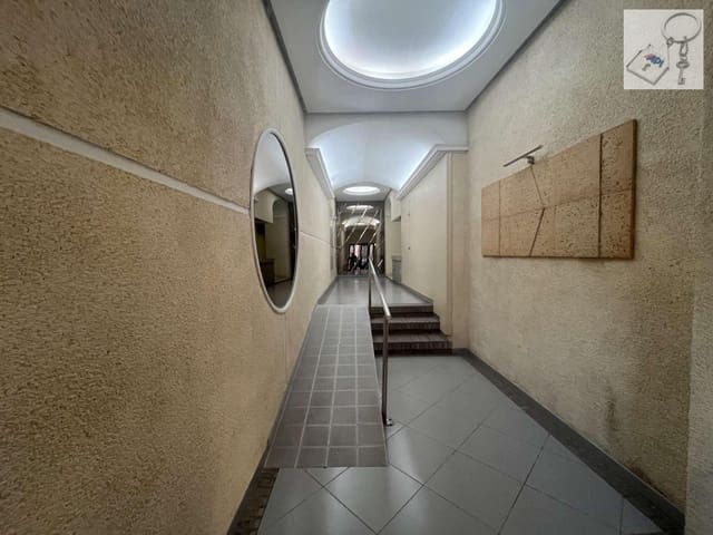 4 soveværelse Strandlejlighed til salg i Centro - Muelle Pesquero, Torrevieja med garage - € 279.000 (Ref: 9374951)