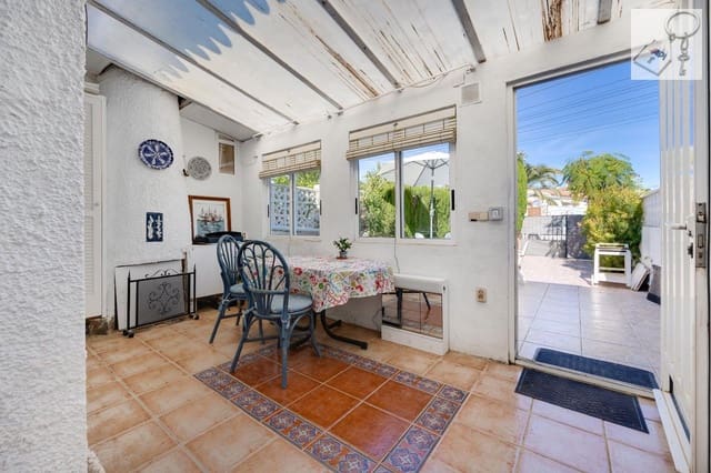 2 chambre Villa/Maison Mitoyenne à vendre à Torrevieja - 179 969 € (Ref: 9402874)