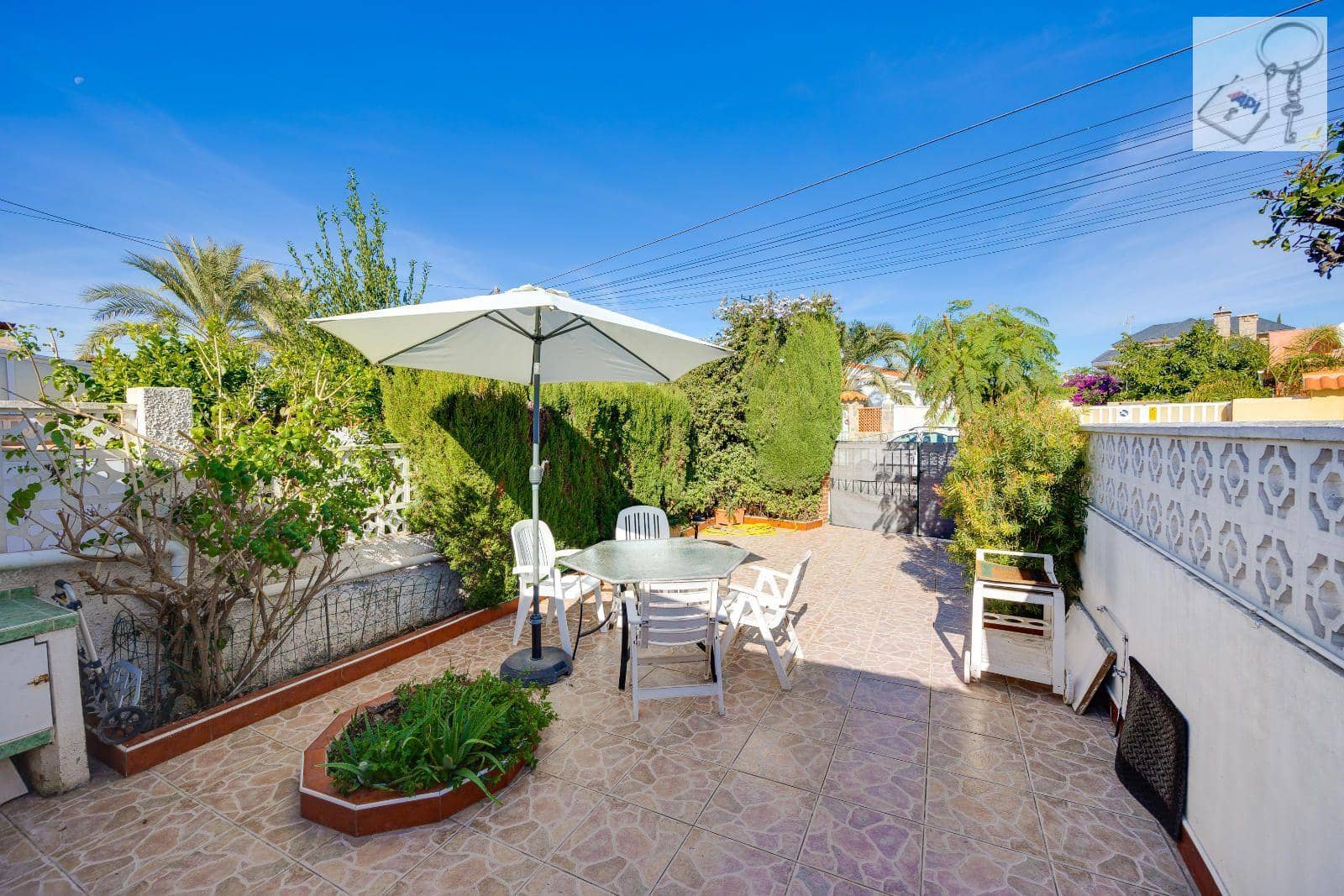 2 chambre Villa/Maison Mitoyenne à vendre à Torrevieja - 179 969 € (Ref: 9402874)