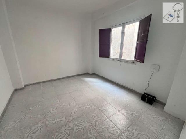 3 bedroom Beach Apartment for sale in Carrús Est - Camí dels Magros, Elche / Elx - € 75,000 (Ref: 9413605)