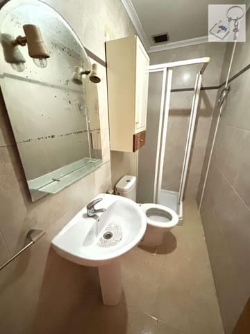 3 slaapkamer Strandappartement te koop in Puerto Deportivo, Torrevieja met zwembad - € 160.000 (Ref: 9421859)