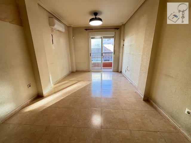 3 slaapkamer Strandappartement te koop in Puerto Deportivo, Torrevieja met zwembad - € 160.000 (Ref: 9421859)