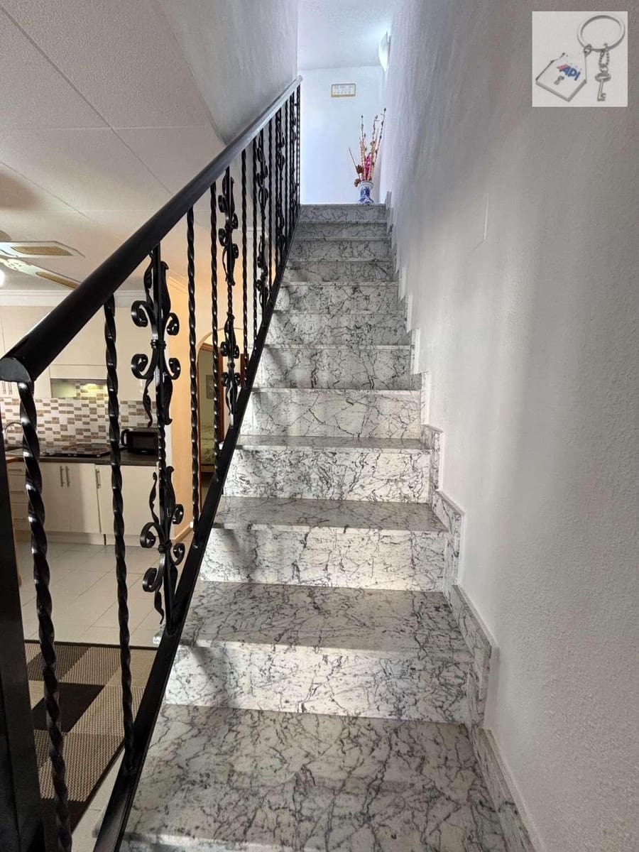 2 makuuhuone Paritalo myytävänä paikassa Torrevieja - 93 000 € (Ref: 9436686)