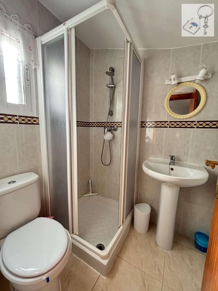 2 makuuhuone Paritalo myytävänä paikassa Torrevieja - 93 000 € (Ref: 9436686)