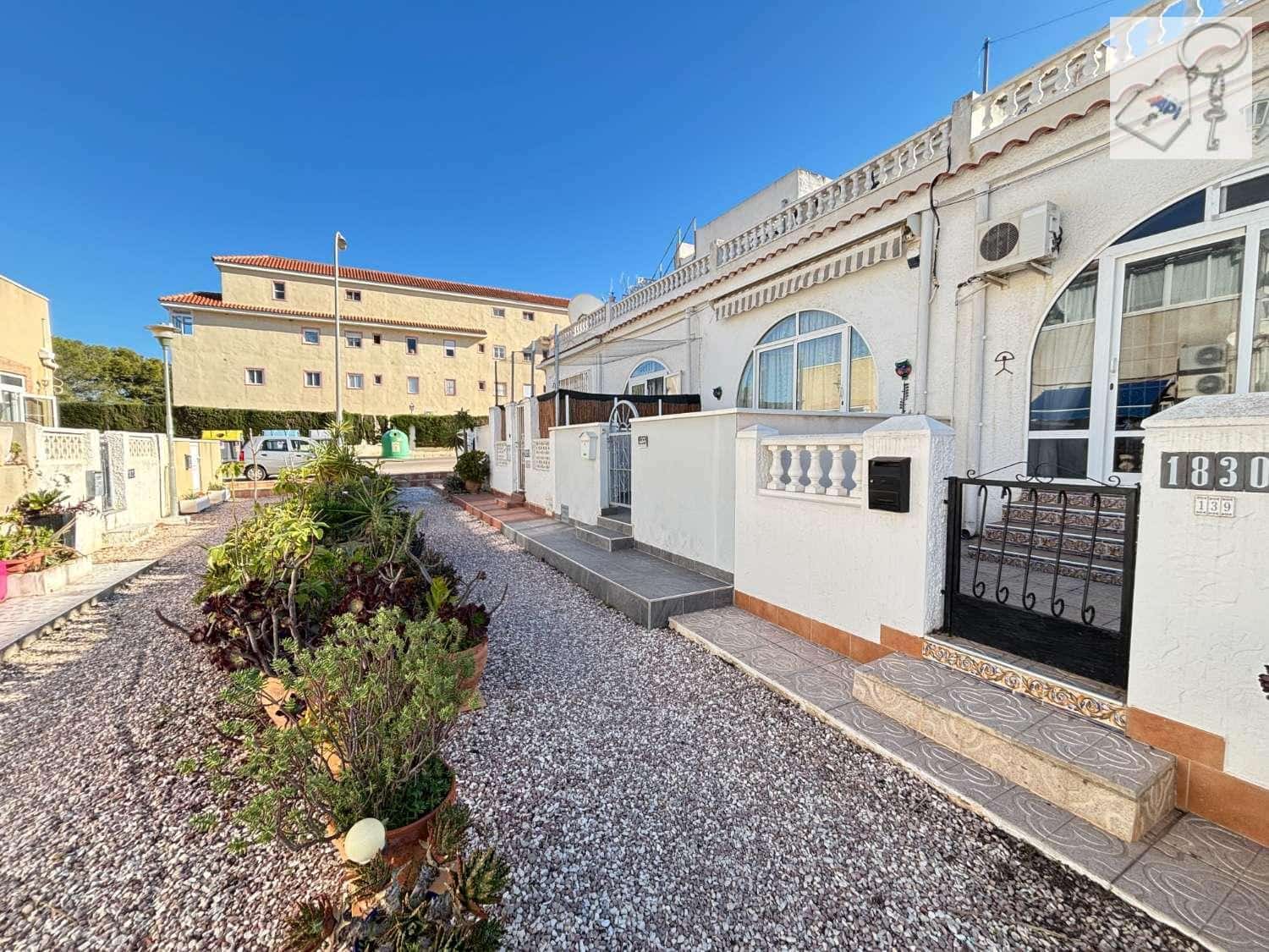 2 makuuhuone Paritalo myytävänä paikassa Torrevieja - 93 000 € (Ref: 9436686)