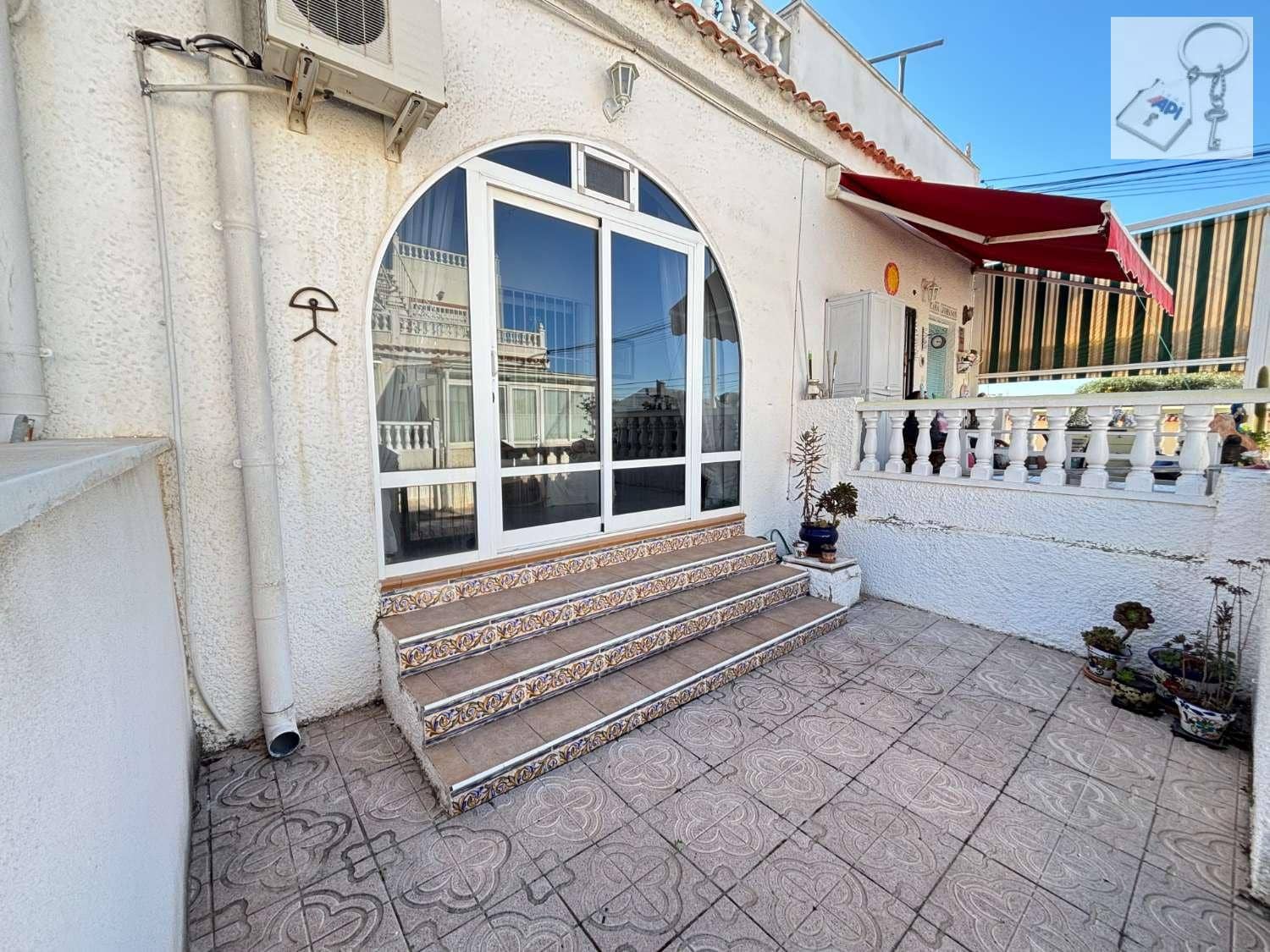 2 makuuhuone Paritalo myytävänä paikassa Torrevieja - 93 000 € (Ref: 9436686)