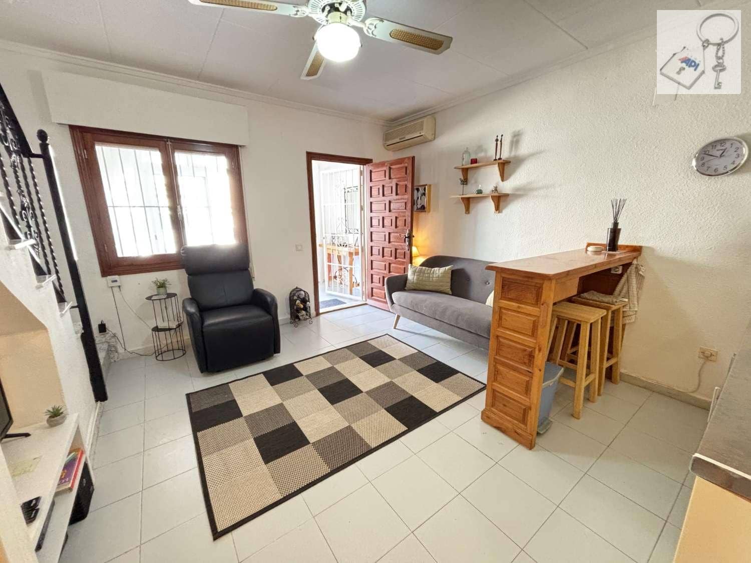 2 makuuhuone Paritalo myytävänä paikassa Torrevieja - 93 000 € (Ref: 9436686)