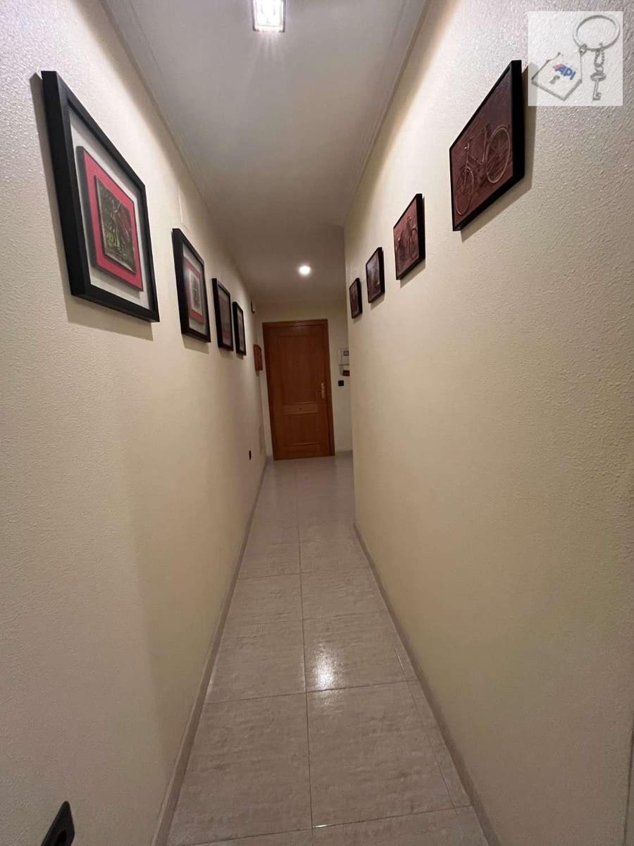 Piso de 3 habitaciones en Torrevieja en venta - 215.000 € (Ref: 9475357)