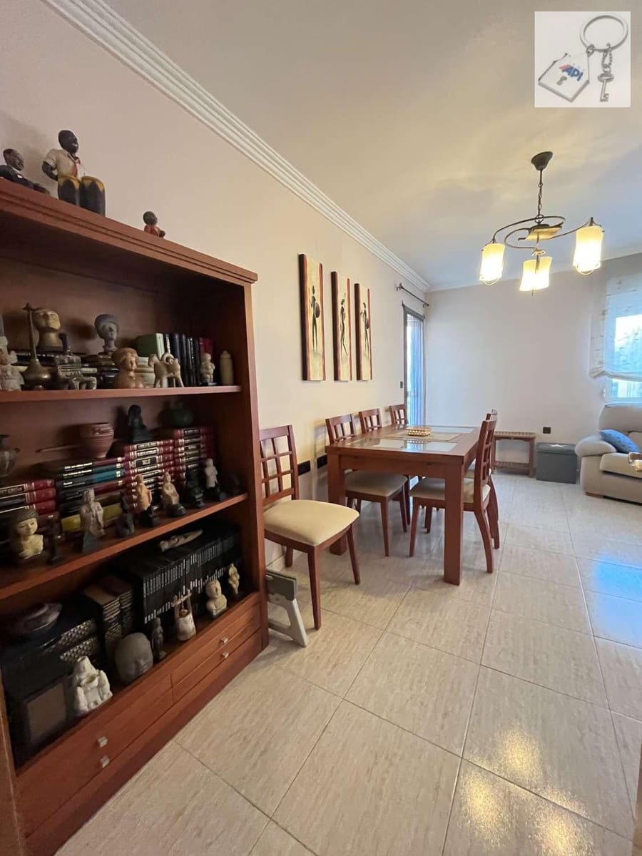 Piso de 3 habitaciones en Torrevieja en venta - 215.000 € (Ref: 9475357)