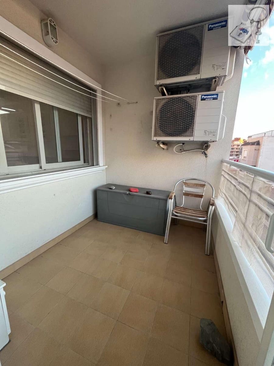 Piso de 3 habitaciones en Torrevieja en venta - 215.000 € (Ref: 9475357)