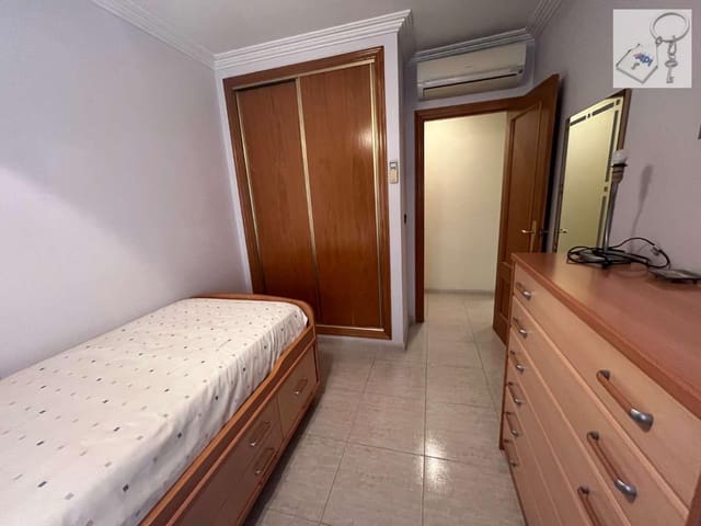 Piso de 3 habitaciones en Puerto Deportivo, Torrevieja en venta - 215.000 € (Ref: 9475357)