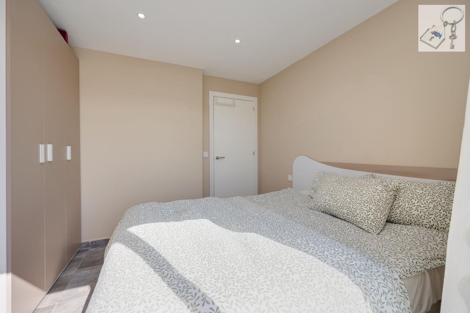 Ático de 3 habitaciones en Torrevieja en venta - 180.000 € (Ref: 9475910)