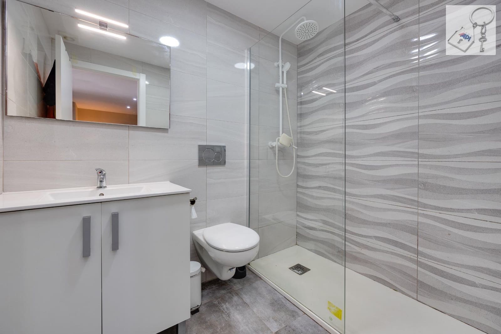 Ático de 3 habitaciones en Torrevieja en venta - 180.000 € (Ref: 9475910)