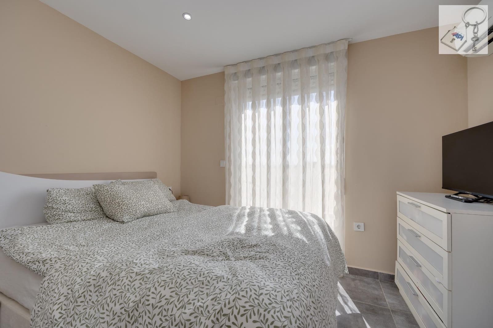 Ático de 3 habitaciones en Torrevieja en venta - 180.000 € (Ref: 9475910)