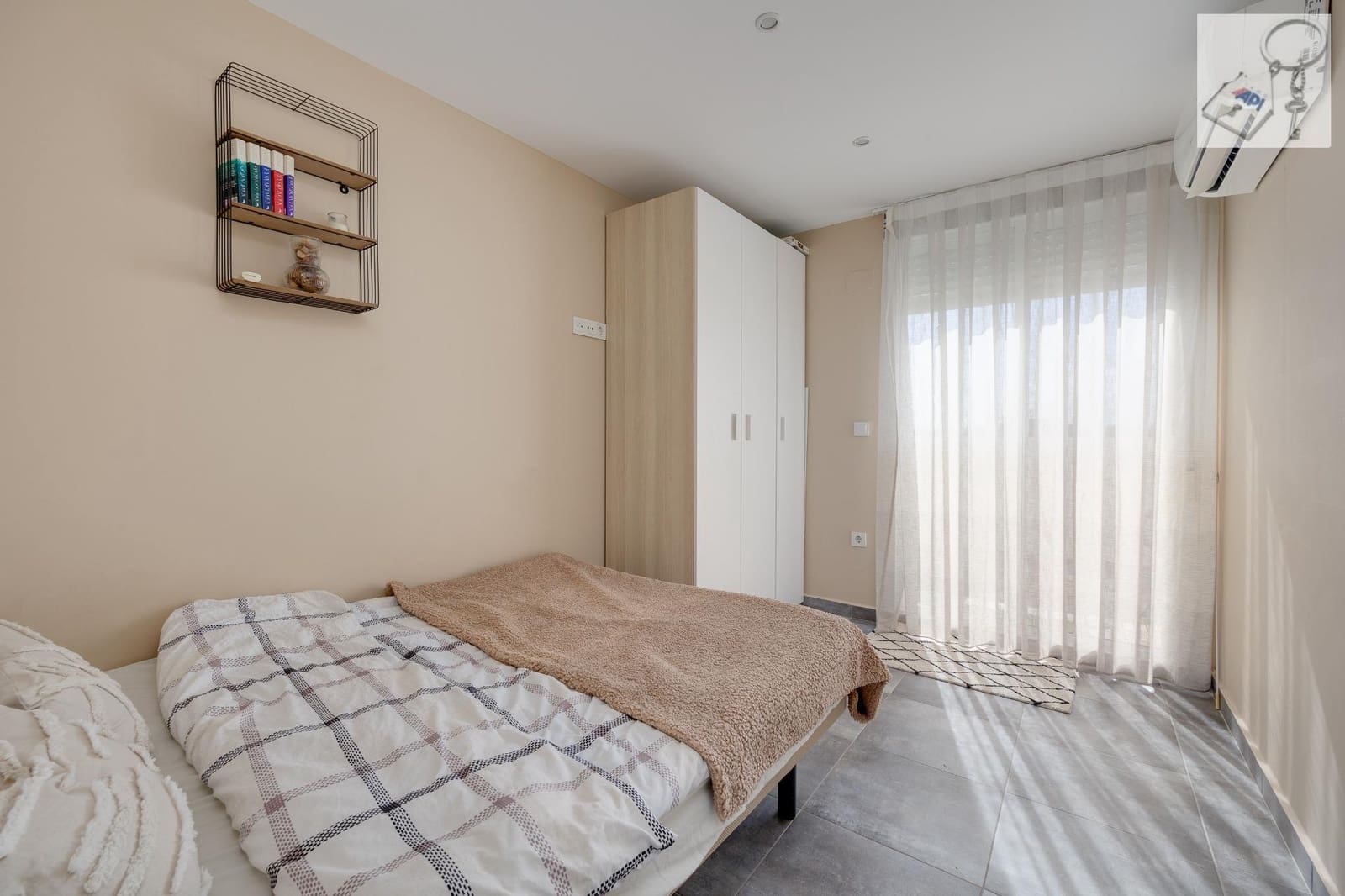 Ático de 3 habitaciones en Torrevieja en venta - 180.000 € (Ref: 9475910)