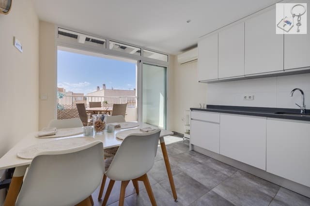 Ático de 3 habitaciones en Torrevieja en venta - 180.000 € (Ref: 9475910)