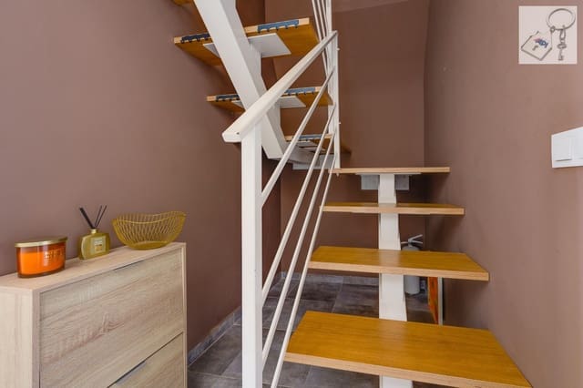 Ático de 3 habitaciones en Torrevieja en venta - 180.000 € (Ref: 9475910)