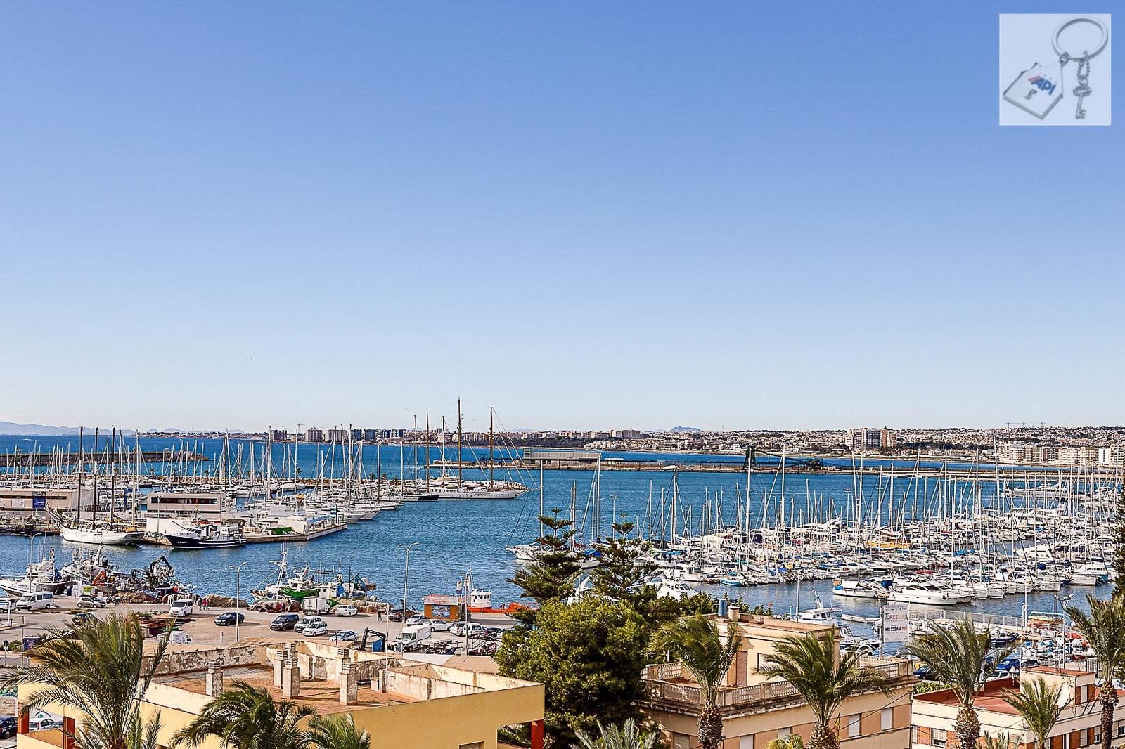 Ático de 3 habitaciones en Torrevieja en venta - 180.000 € (Ref: 9475910)