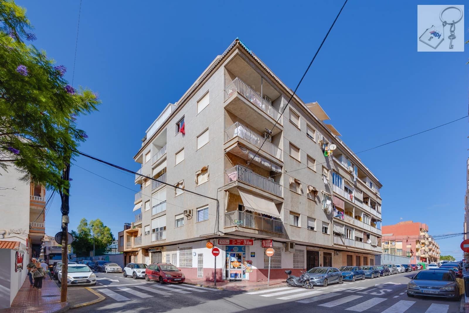 Ático de 3 habitaciones en Torrevieja en venta - 180.000 € (Ref: 9475910)