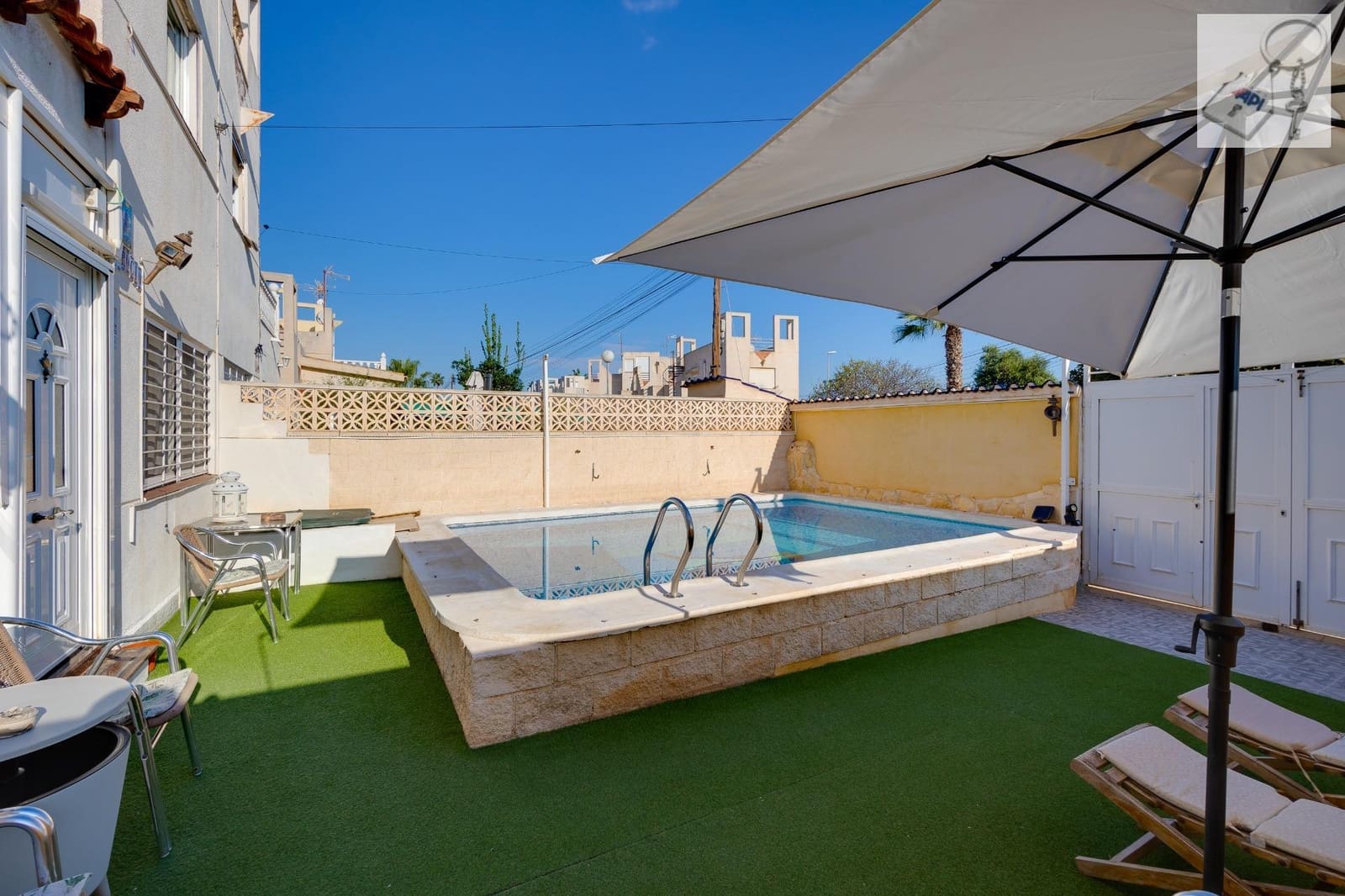 4 Zimmer Finca/Landgut zu verkaufen in Torrevieja mit Pool - 235.000 € (Ref: 9475911)