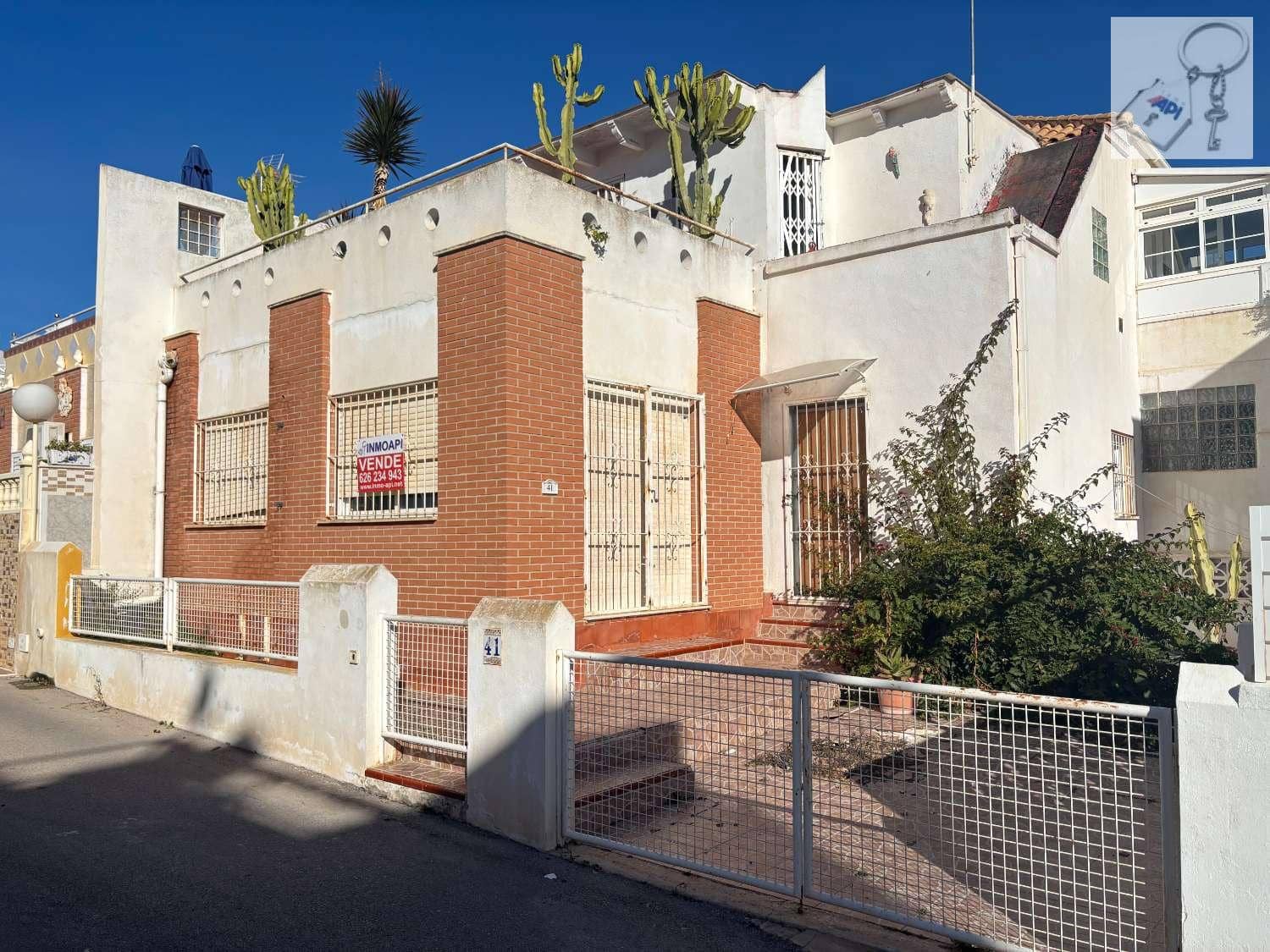 3 soveværelse Semi-Rækkehus til salg i Orihuela Costa med swimmingpool garage - € 185.000 (Ref: 9496855)