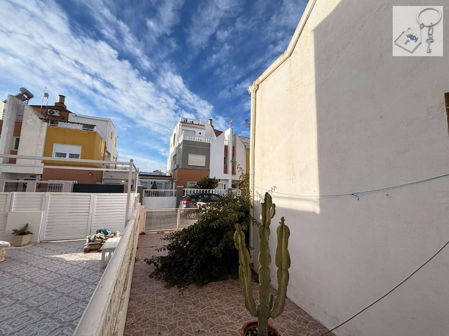 3 soveværelse Semi-Rækkehus til salg i Orihuela Costa med swimmingpool garage - € 185.000 (Ref: 9496855)