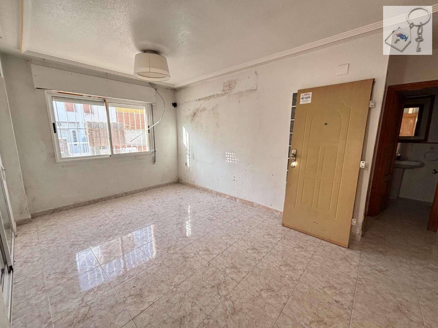 3 soveværelse Semi-Rækkehus til salg i Orihuela Costa med swimmingpool garage - € 185.000 (Ref: 9496855)
