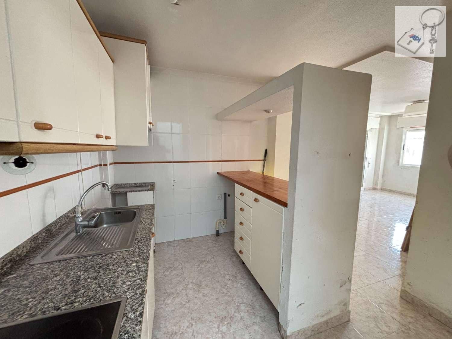 3 soveværelse Semi-Rækkehus til salg i Orihuela Costa med swimmingpool garage - € 185.000 (Ref: 9496855)