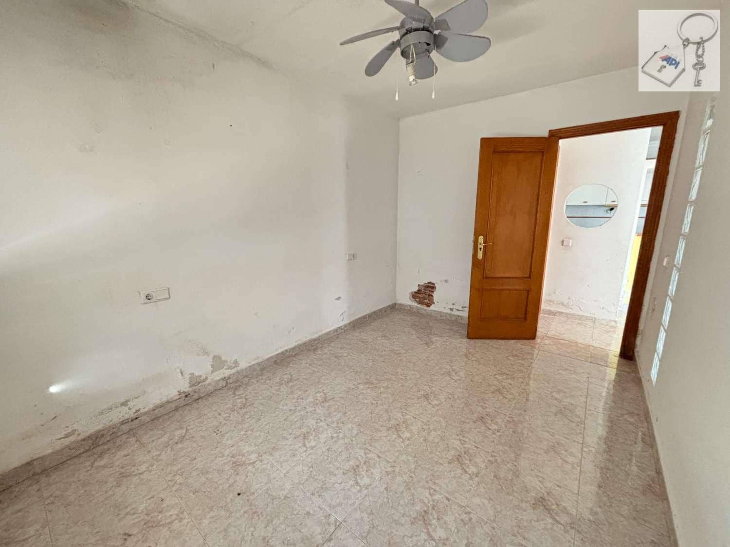 3 soveværelse Semi-Rækkehus til salg i Orihuela Costa med swimmingpool garage - € 185.000 (Ref: 9496855)