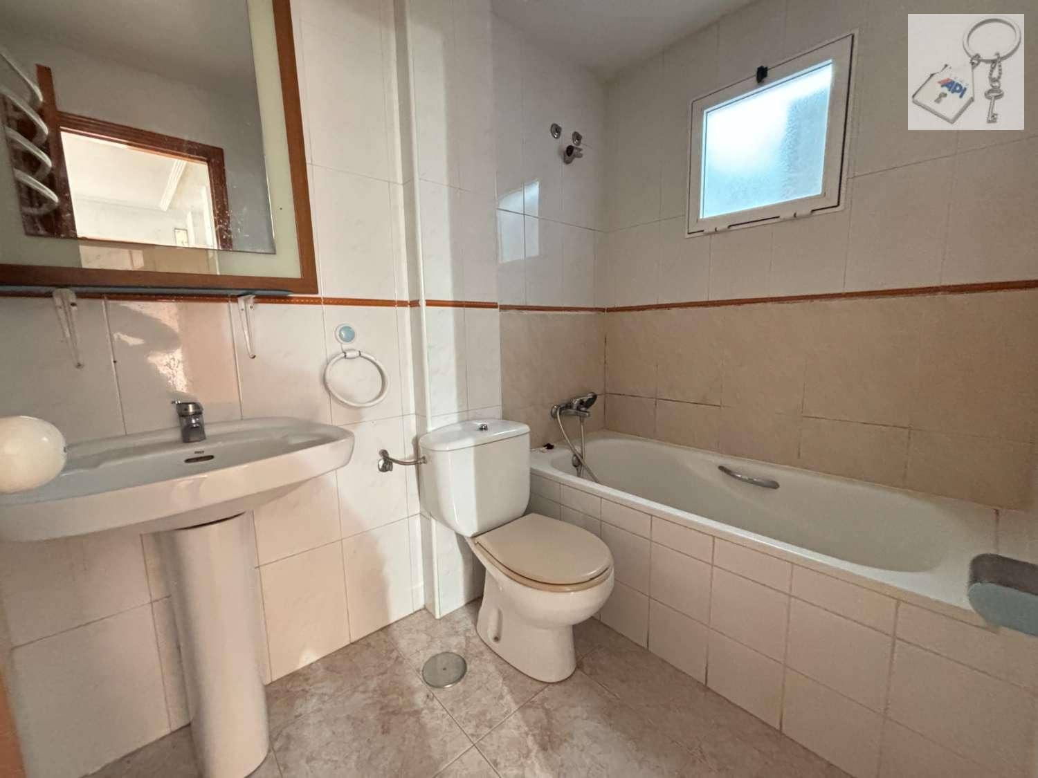 3 soveværelse Semi-Rækkehus til salg i Orihuela Costa med swimmingpool garage - € 185.000 (Ref: 9496855)