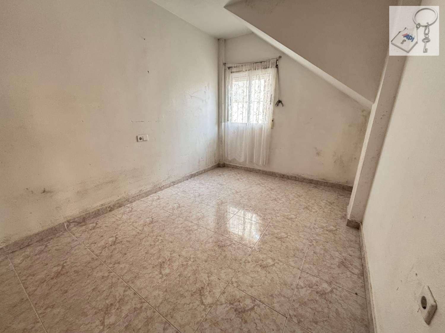 3 soveværelse Semi-Rækkehus til salg i Orihuela Costa med swimmingpool garage - € 185.000 (Ref: 9496855)