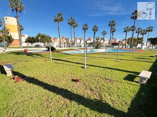 3 soveværelse Semi-Rækkehus til salg i Los Balcones - Los Altos, Orihuela med swimmingpool garage - € 185.000 (Ref: 9496855)