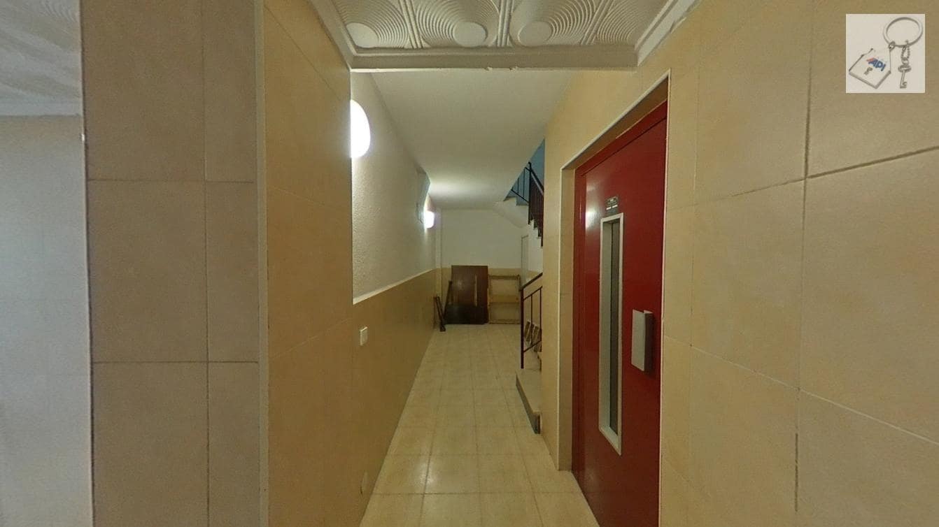 2 makuuhuone Ranta-asunto myytävänä paikassa Torrevieja - 164 000 € (Ref: 9537222)